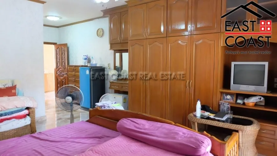 Jomtien Condotel Village photo 41