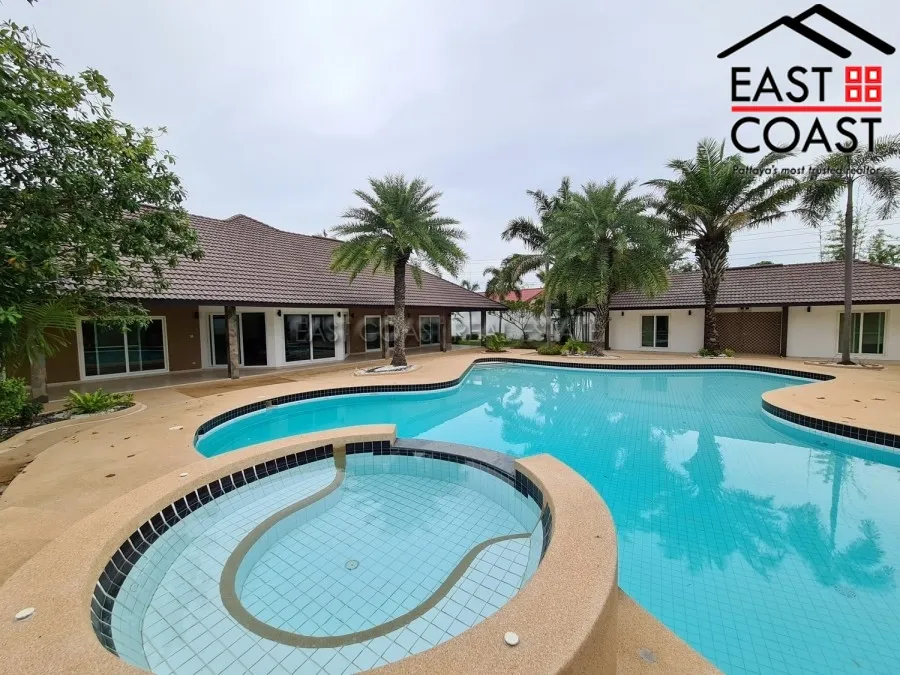 Private Pool Villa in Soi Nongket Yai