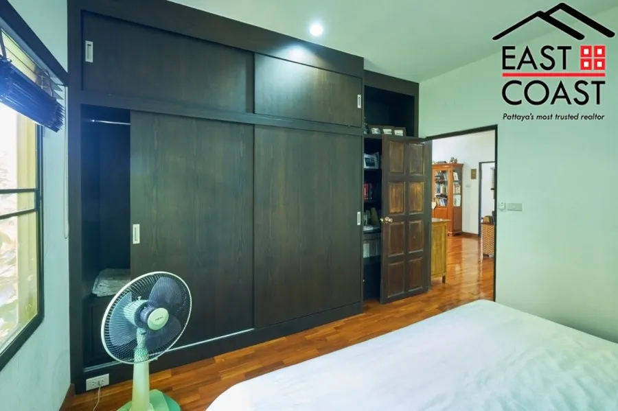 Pattaya Land and House photo 10
