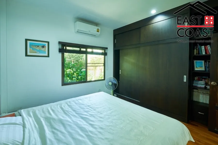 Pattaya Land and House photo 11