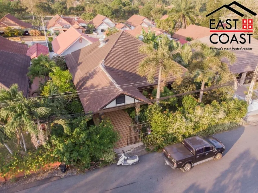 Pattaya Land and House photo 3