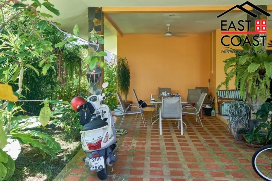 Pattaya Land and House photo 4