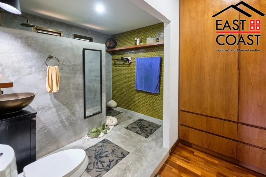 Pattaya Land and House photo 17