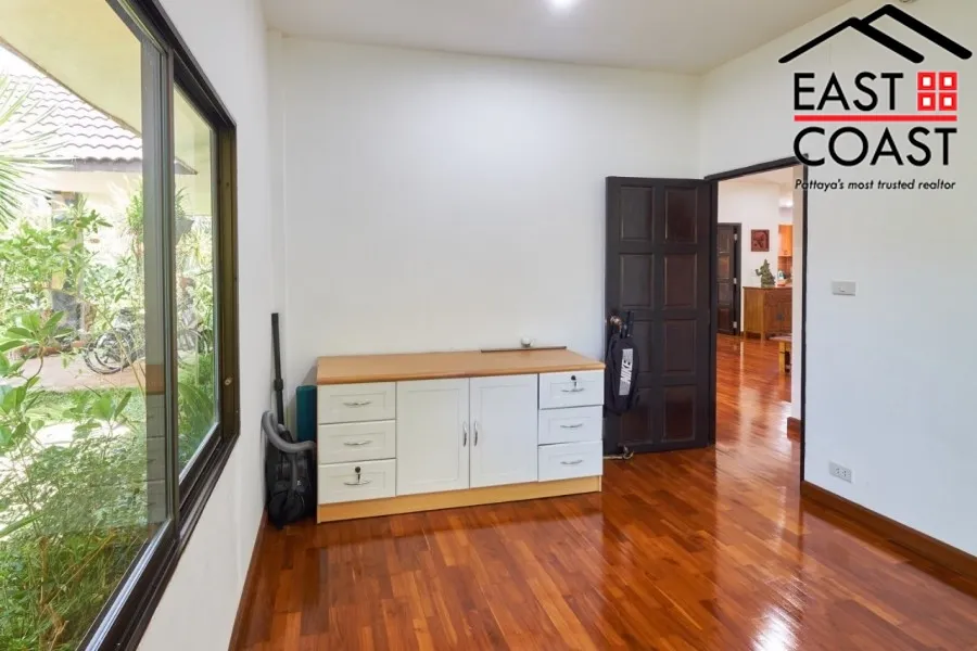 Pattaya Land and House photo 21
