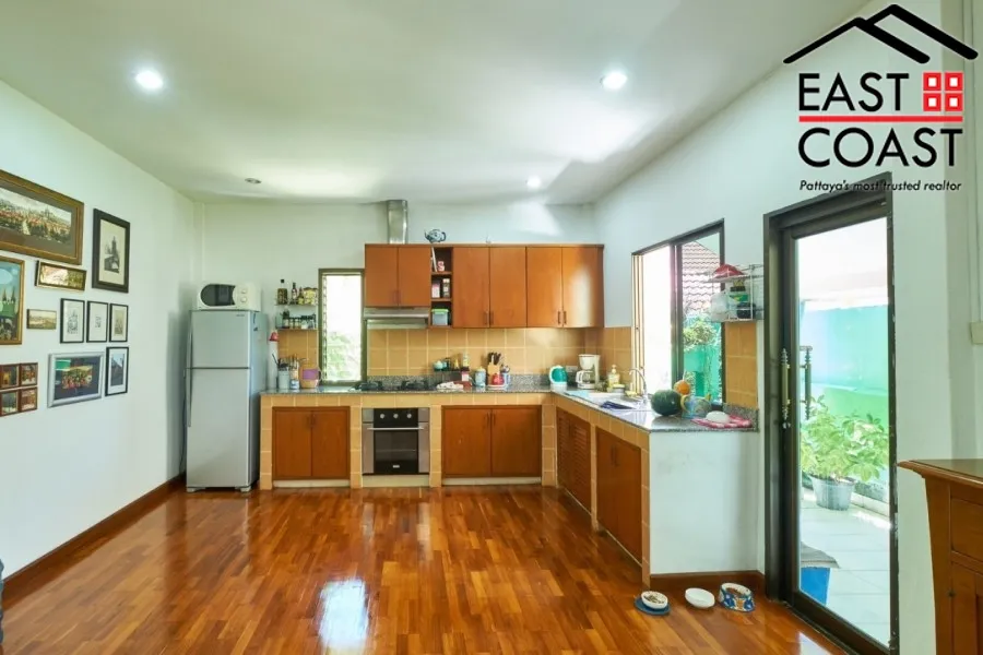 Pattaya Land and House photo 15