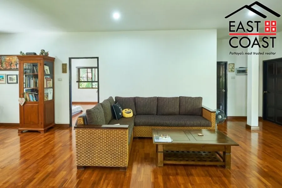 Pattaya Land and House photo 6