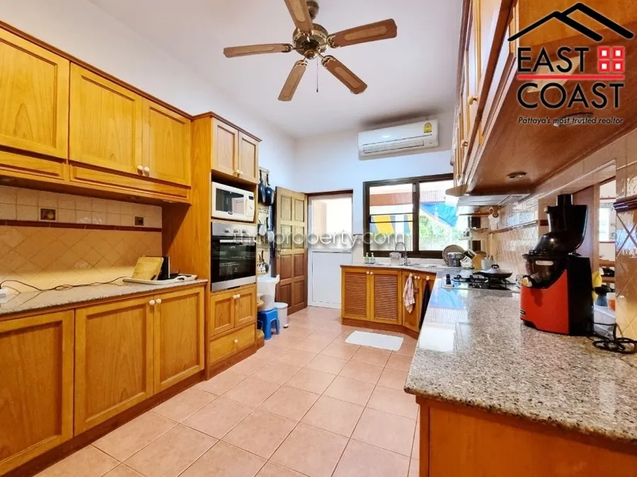 Private House Soi Santisuk 2 photo 8