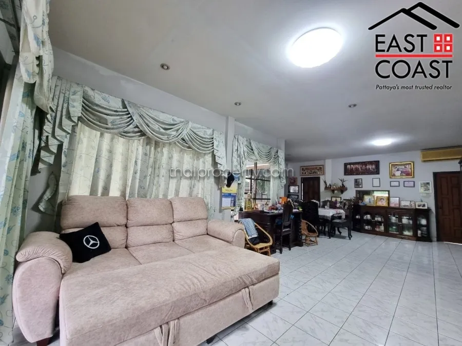 Pattaya Land and House photo 4