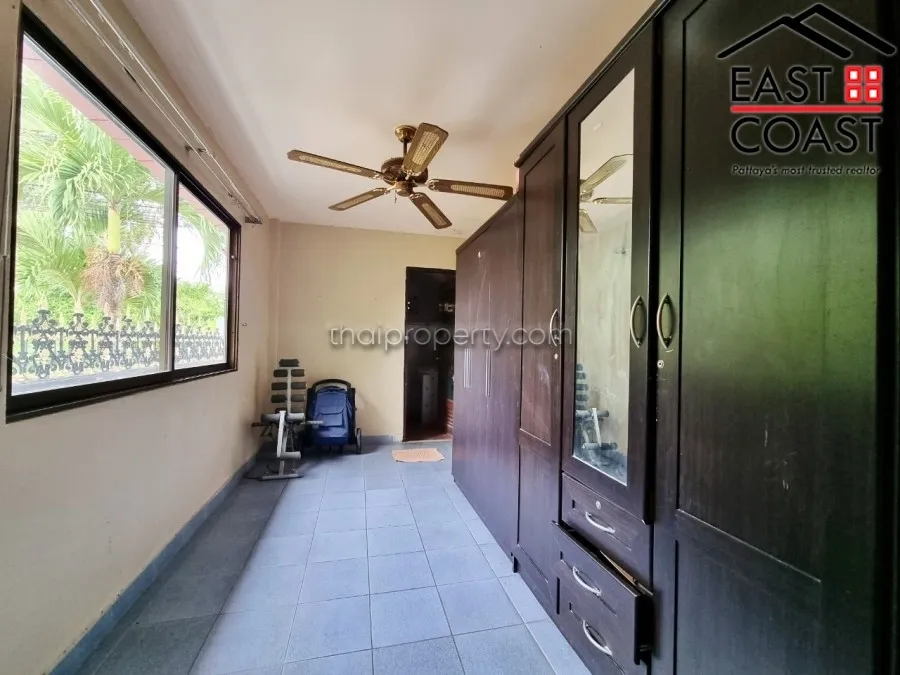 Pattaya Land and House photo 18