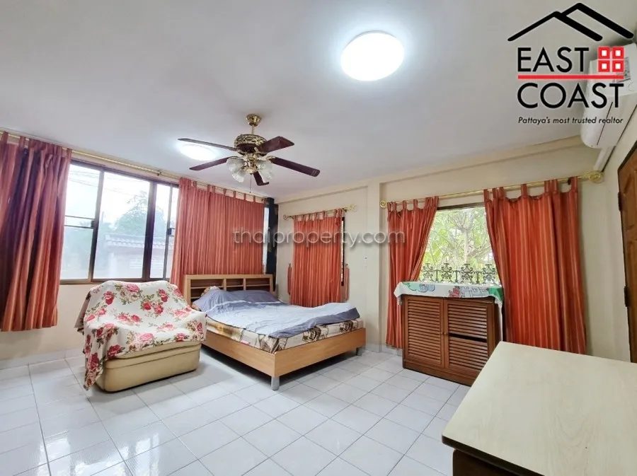 Pattaya Land and House photo 16