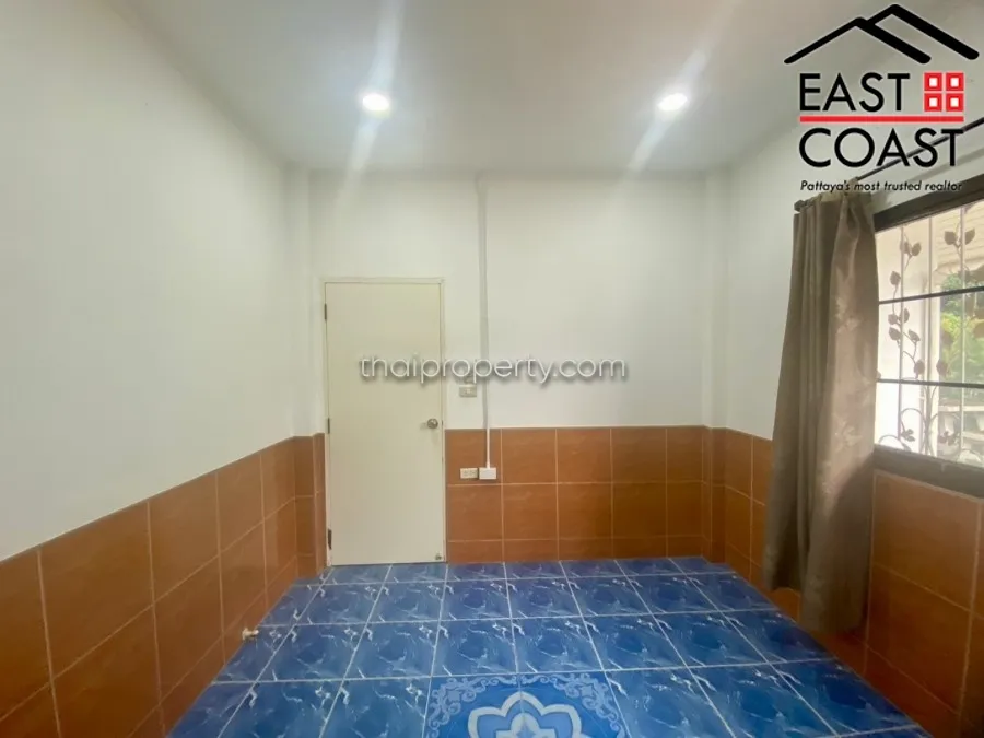 Private House with Warehouse photo 14