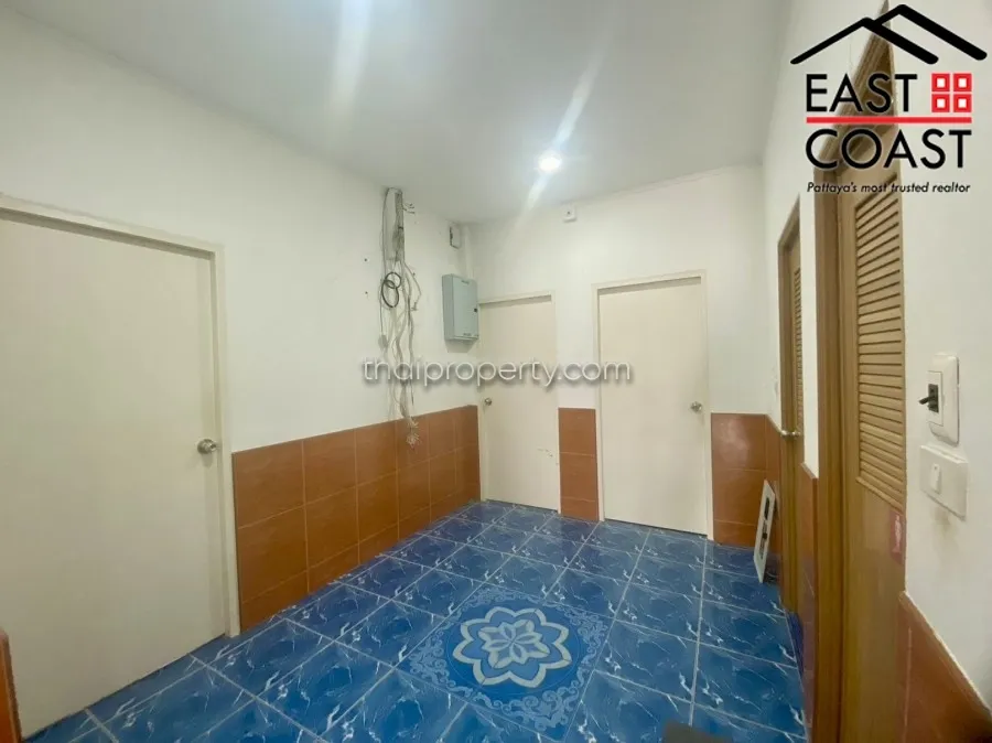 Private House with Warehouse photo 12
