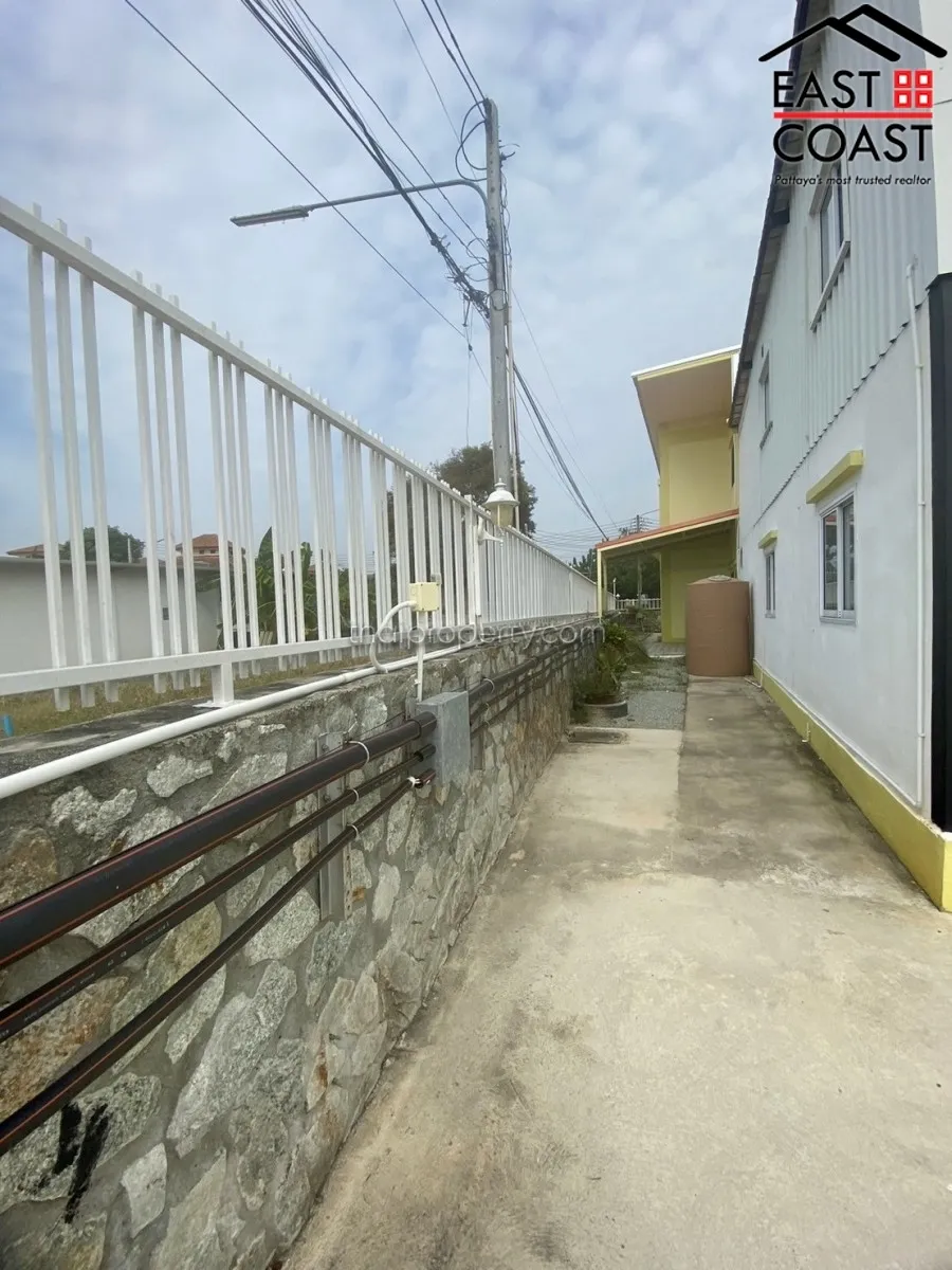 Private House with Warehouse photo 35