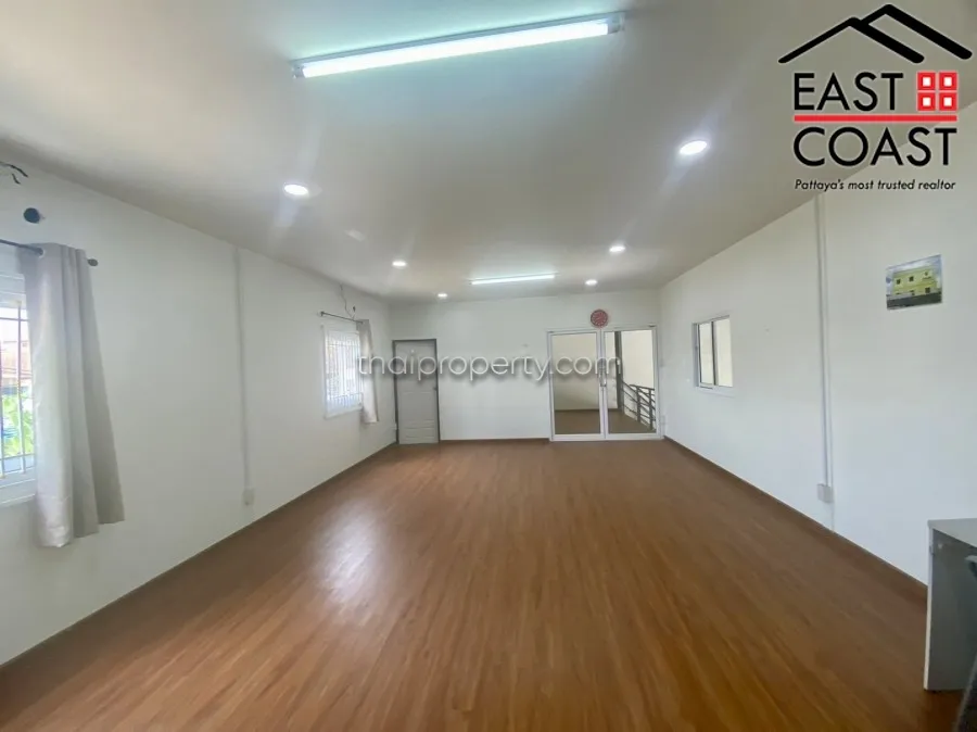 Private House with Warehouse photo 41