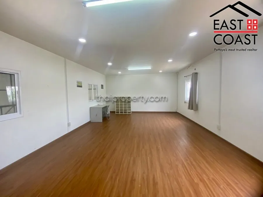 Private House with Warehouse photo 40