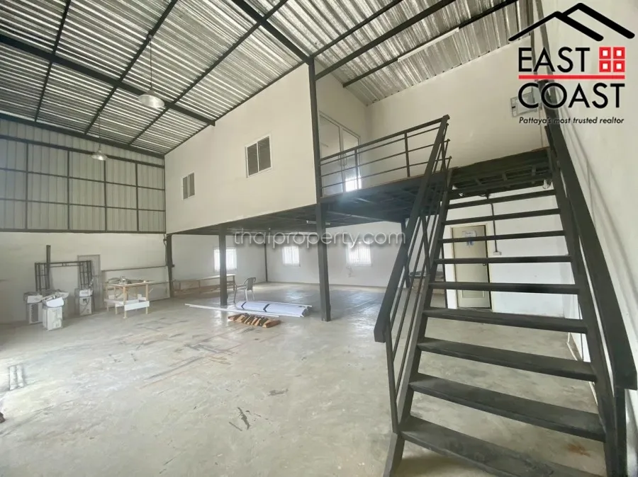 Private House with Warehouse photo 37