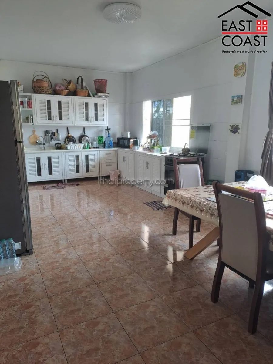 House with Apartment photo 35