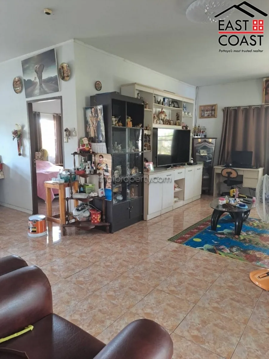 House with Apartment photo 37