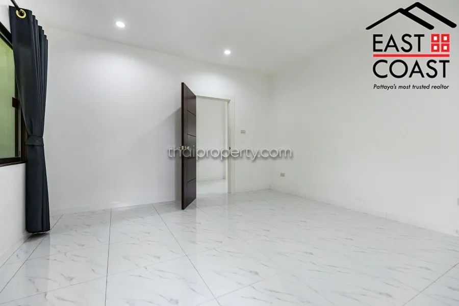 Pattaya Land And House photo 15