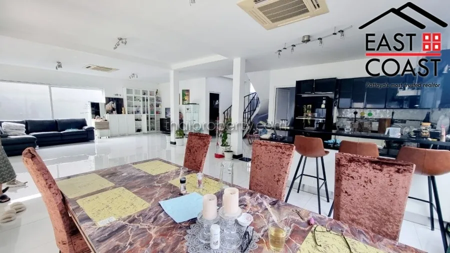Baan Sathorn Watbun photo 4