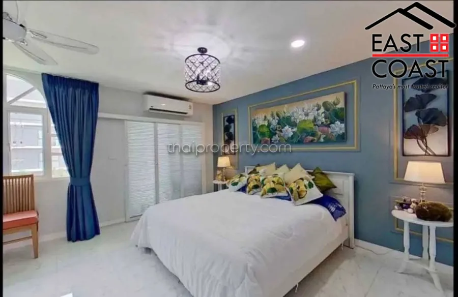 Town House photo 13