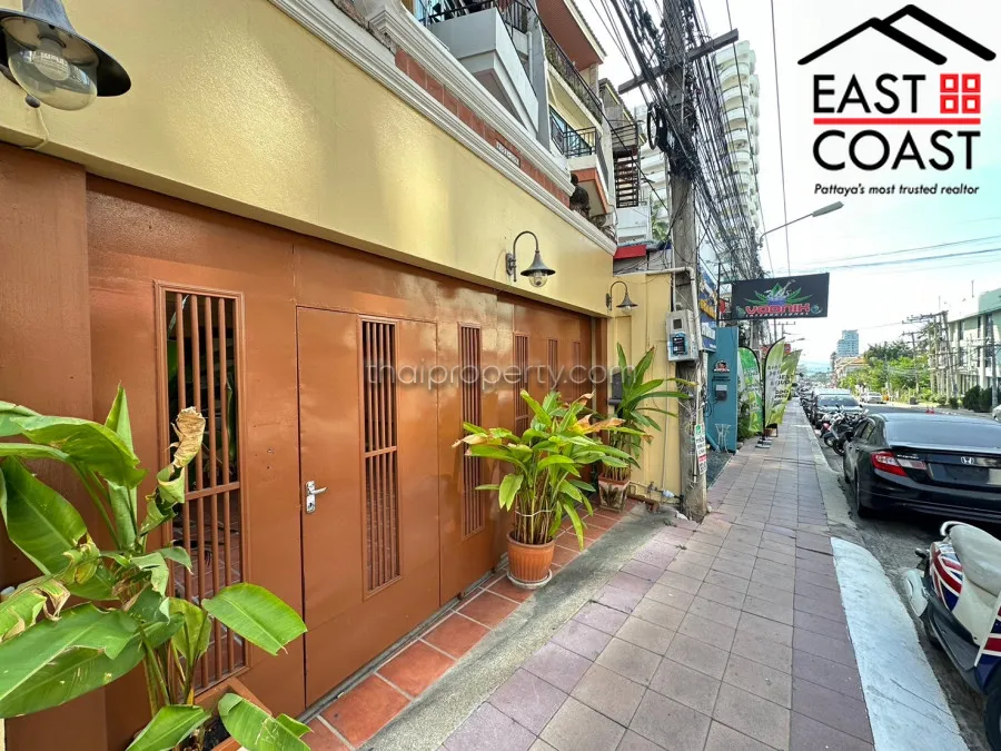 Commercial house