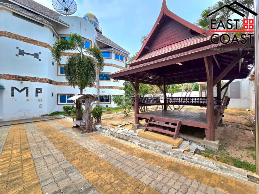 Pratumnuk Pool Villa photo 12