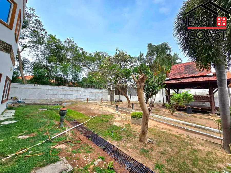 Pratumnuk Pool Villa photo 15