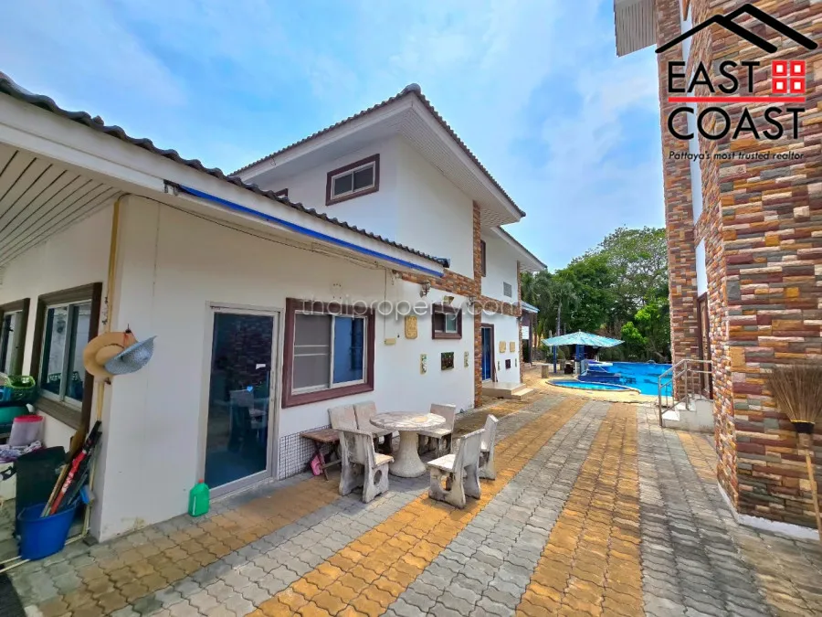Pratumnuk Pool Villa photo 16