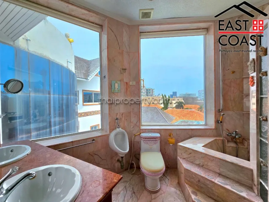 Pratumnuk Pool Villa photo 49