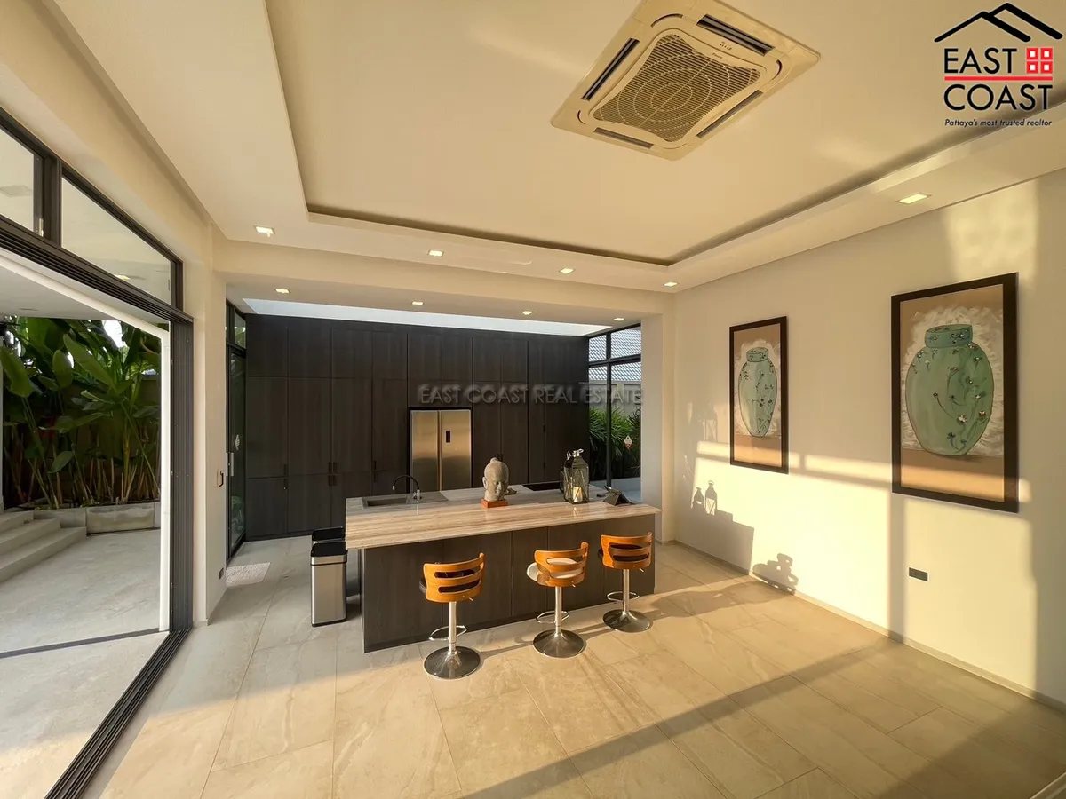 Spectacular Luxury Villa photo 4