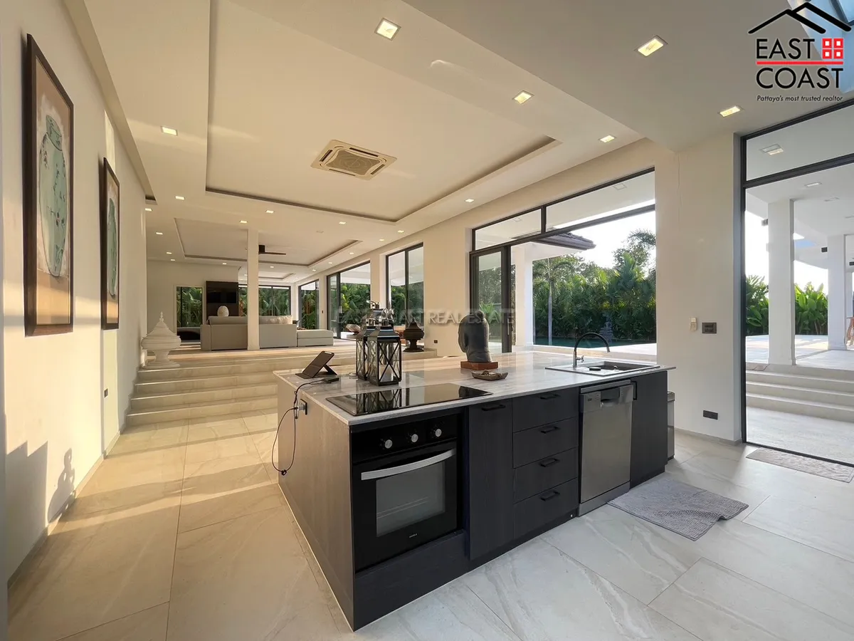 Spectacular Luxury Villa photo 6