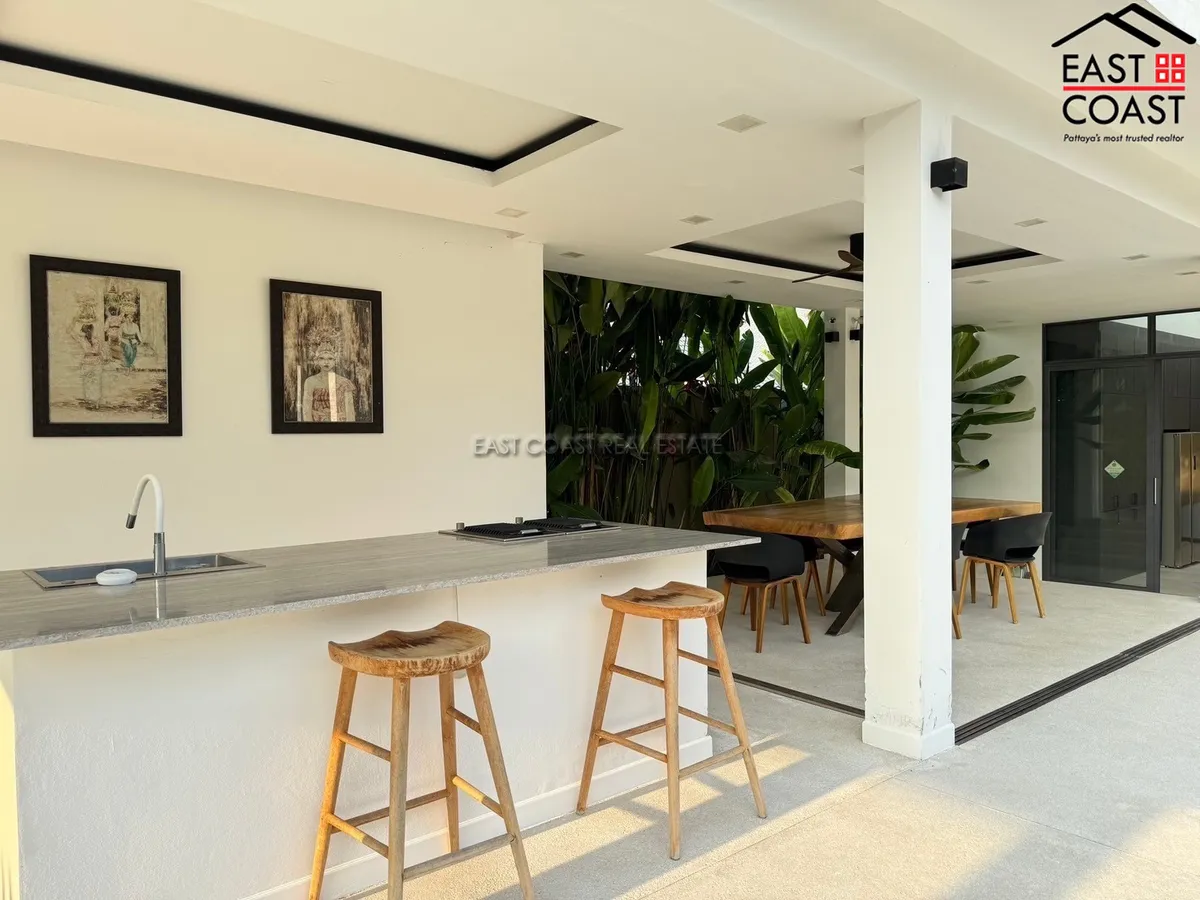 Spectacular Luxury Villa photo 9