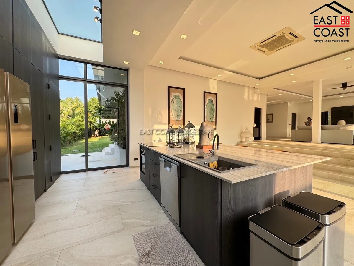 Spectacular Luxury Villa photo 16