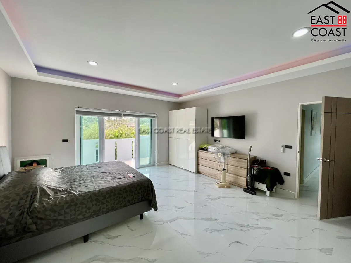 Temple Court Villa photo 24