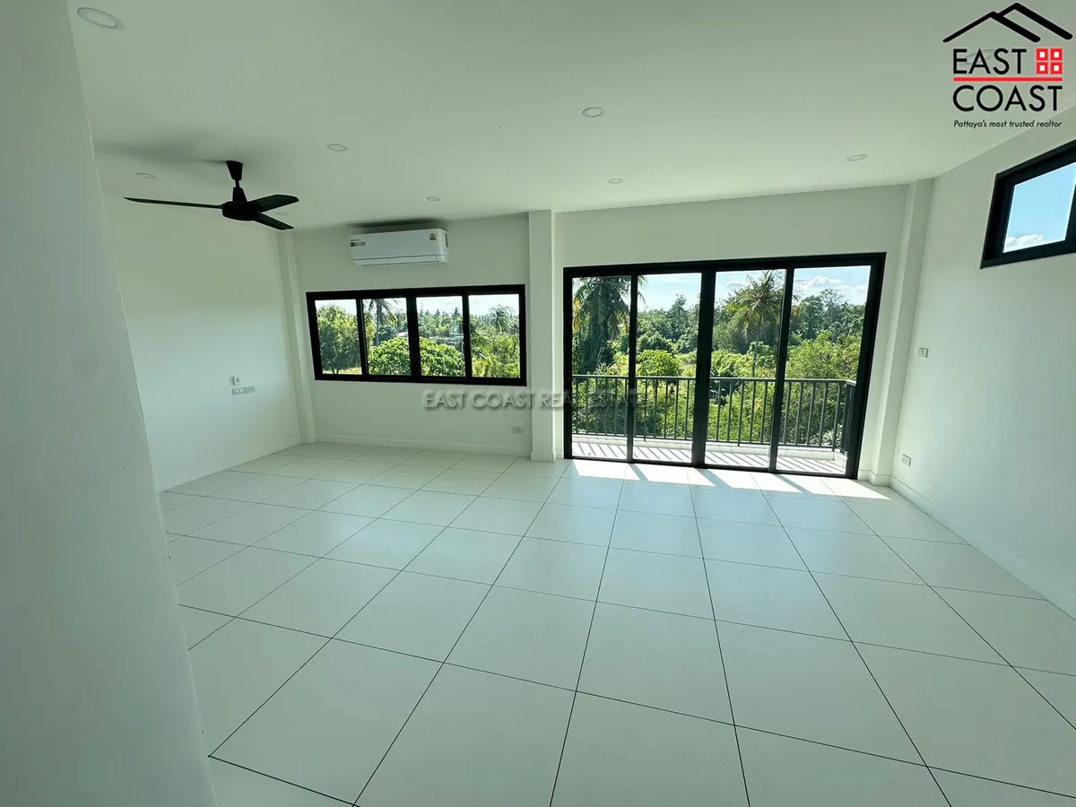 3-Storey House – Huay Yai Main Road photo 5