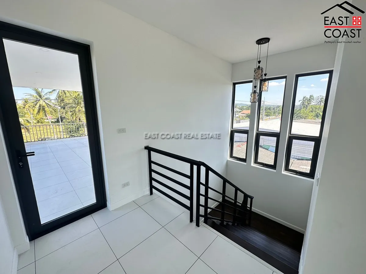3-Storey House – Huay Yai Main Road photo 10