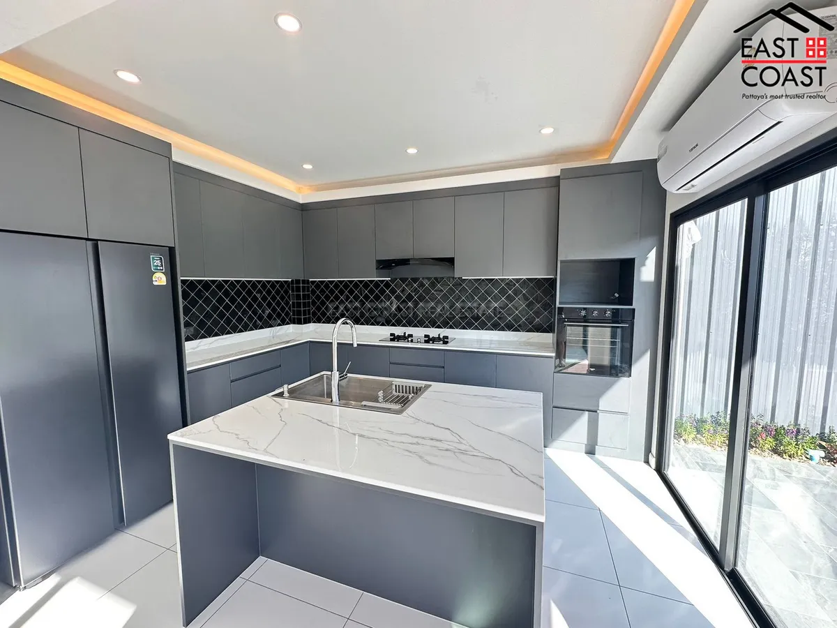 3-Storey House – Huay Yai Main Road photo 12