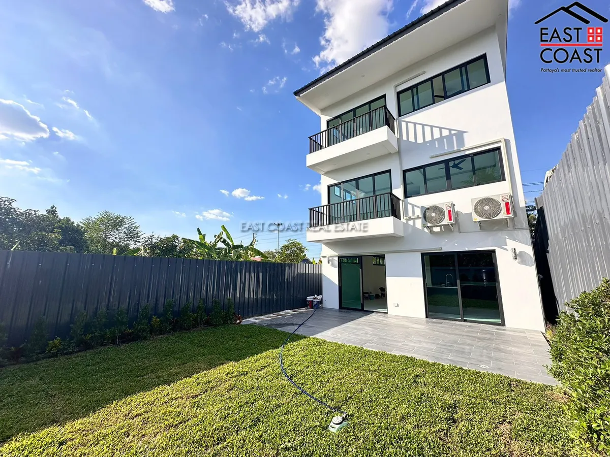 3-Storey House – Huay Yai Main Road