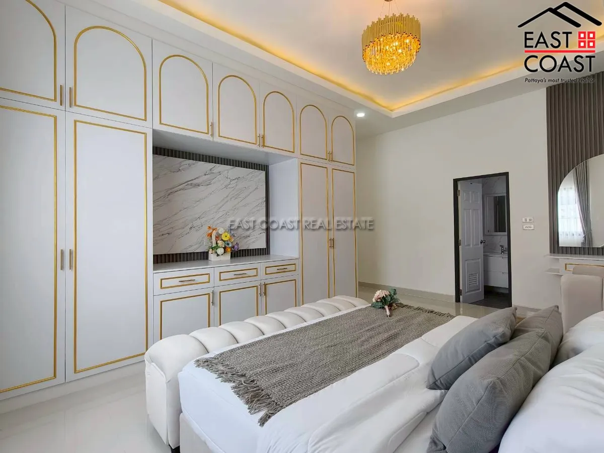 Rattanakorn 18 photo 27