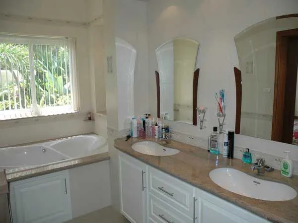 Lovely family home and so much more. photo 3