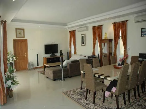 Lovely family home and so much more. photo 6