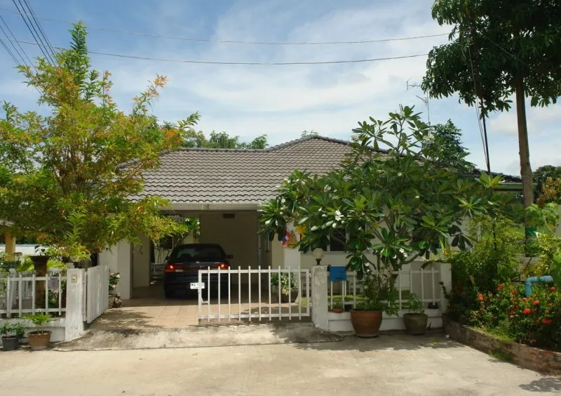 Large Private Country Estate in Na Jomtien