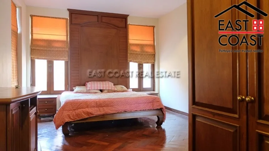Soi Pornprapanimit photo 8