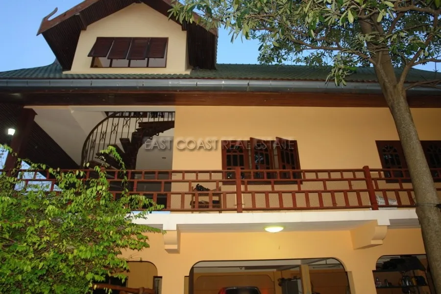 Soi Thepnimit photo 8