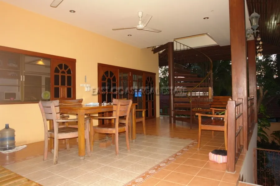 Soi Thepnimit photo 7