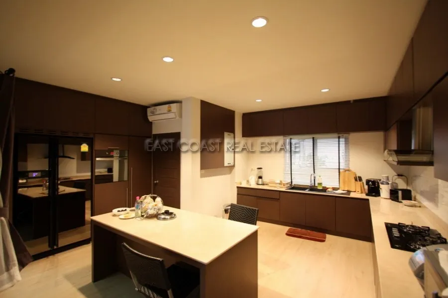 Platinum Villa photo 3