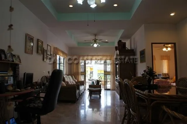 Raviporn Place photo 15