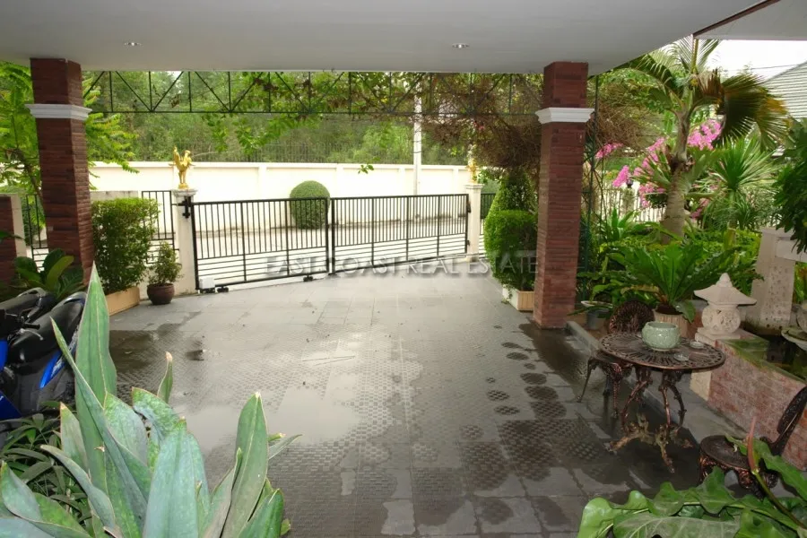 SP5 Village photo 26