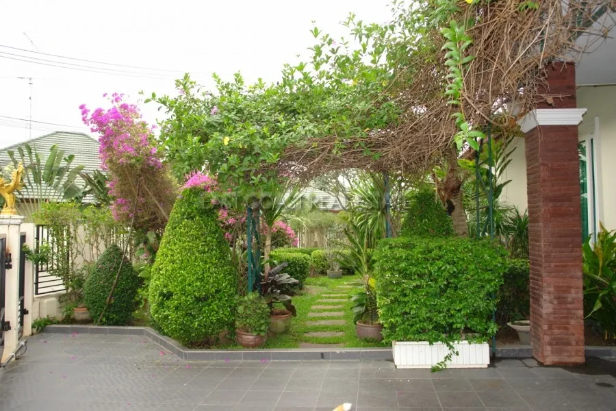SP5 Village photo 25